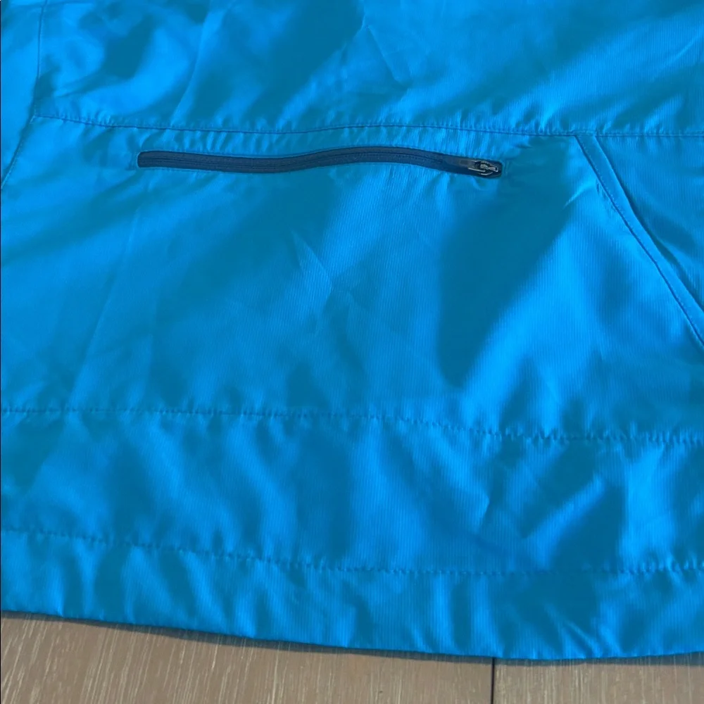 The North Face Men's Vibrant Blue‎ Windbreaker
